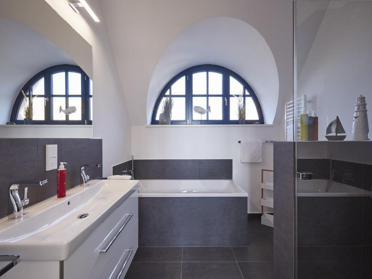 Reetland Am Meer - Premium Reetdachvilla Mit 3 Schlafzimmern, Sauna, Kamin Und Massagesessel F05 Dranske Extérieur photo